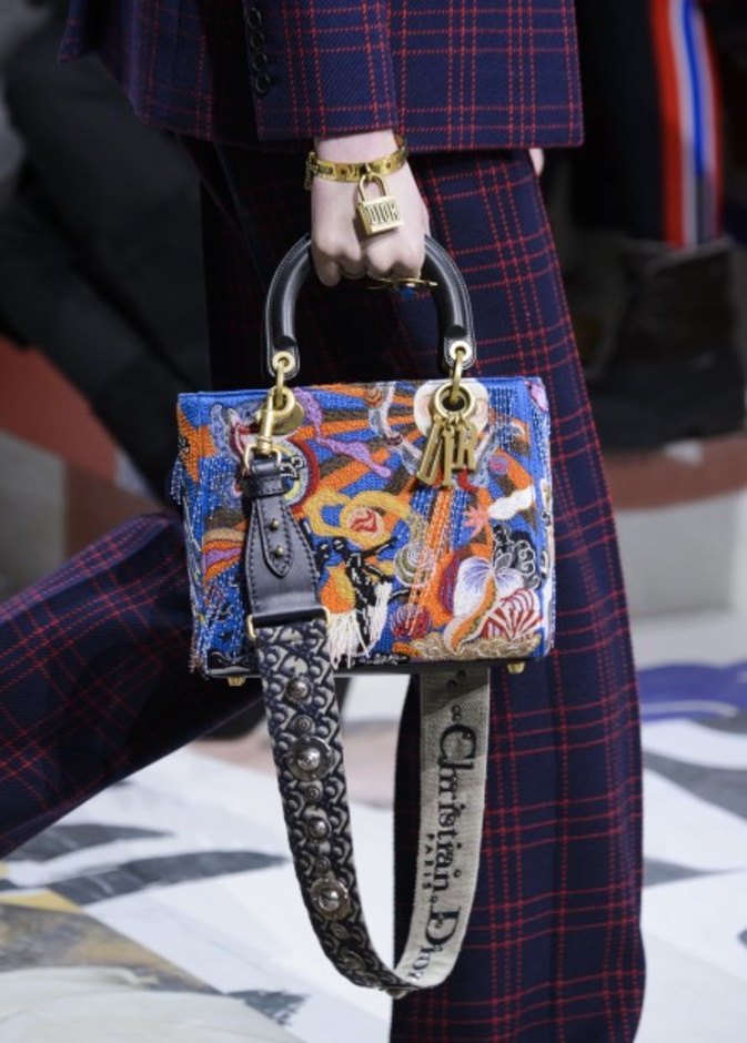 شنط يد شتاء 2019 مع النقشات من Louis Vuitton