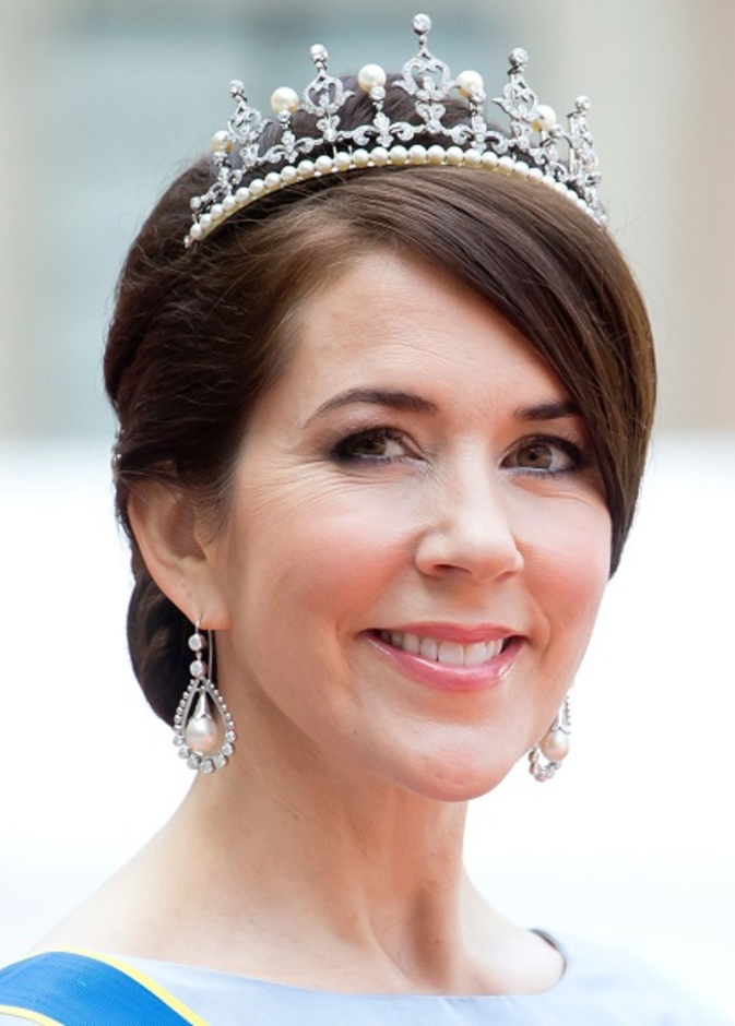 أجمل مجوهرات الأميرة ماري .. جميلة العائلة الملكية في الدنمارك 