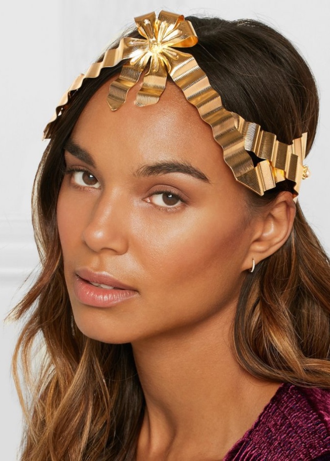 اكسسوار من الكريستال الملون من DOLCE & GABBANA