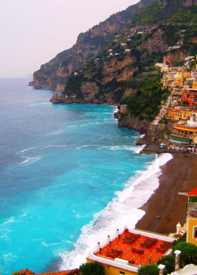 مطاعم بوسيتانو بأجمال الاطلالات على البحر