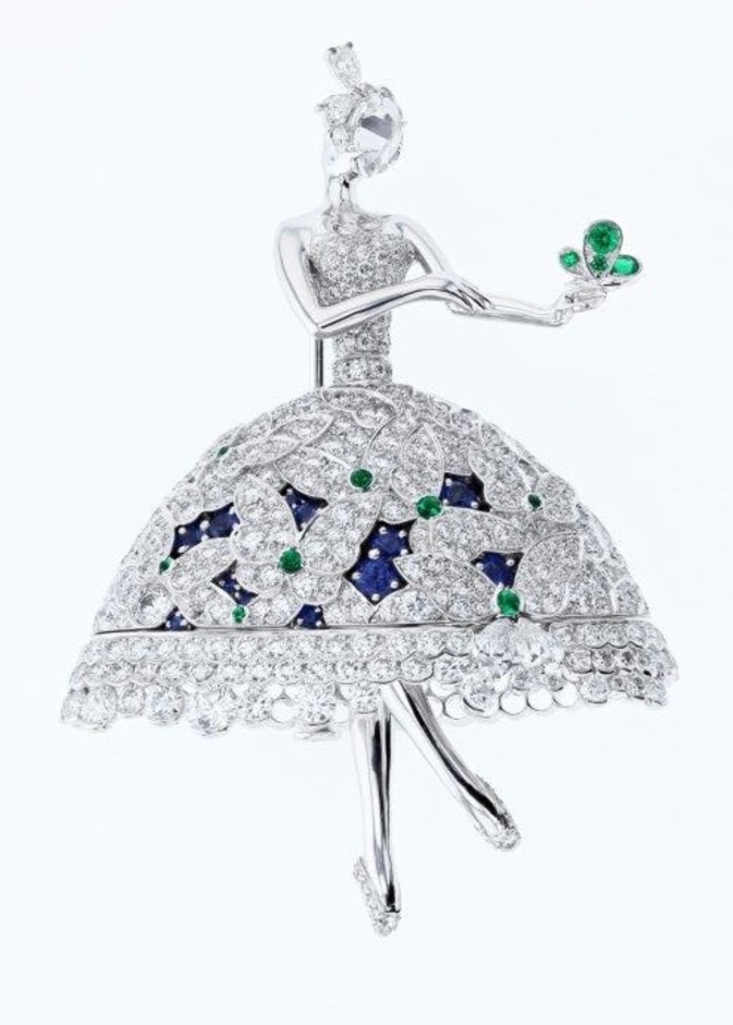 جوهر عالم Van Cleef & Arpels الساحر وإبداعاتها الرمزية في بوتيكها الجديد بدبي مول