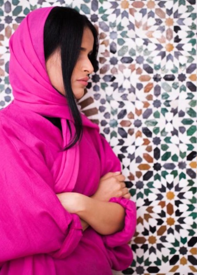 عباية مميزة باللون الأصفر