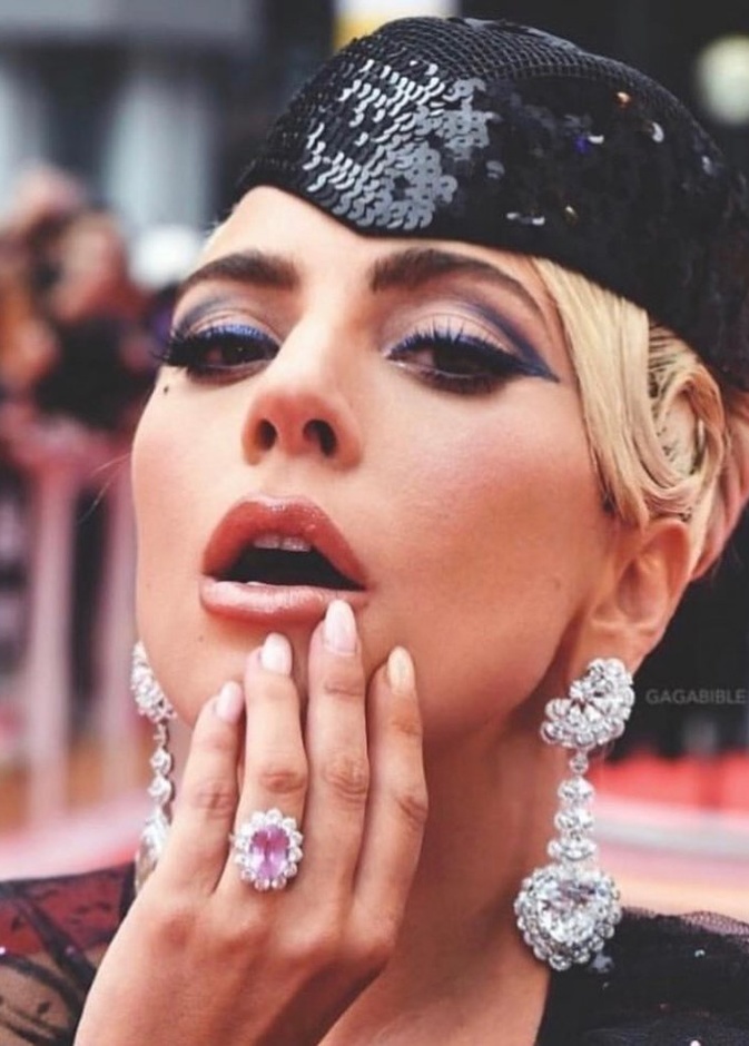 الفنانة العالمية ليدي غاغا Lady Gaga