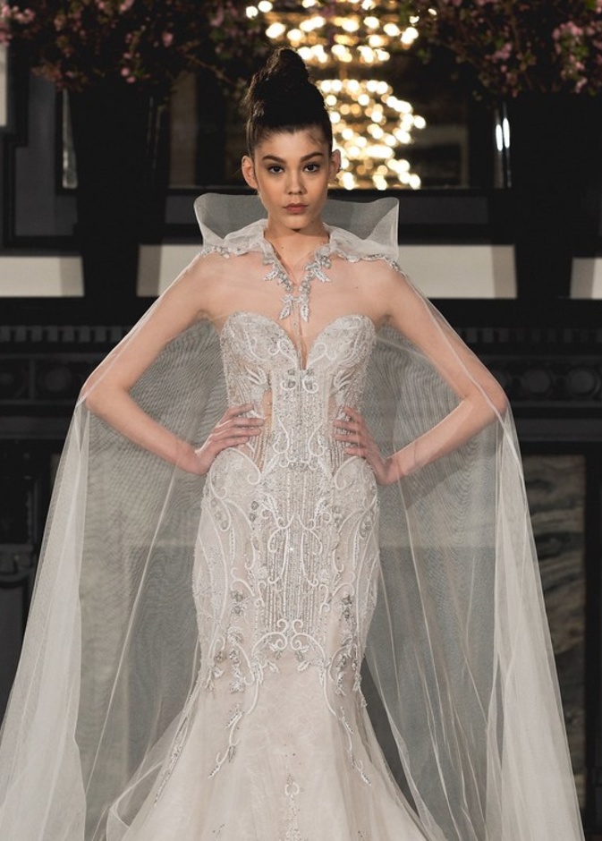 فساتين زفاف مع كاب