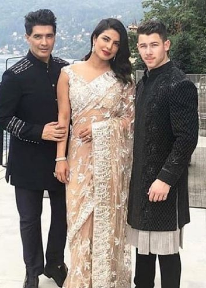 سونام كابور أول الحاضرين في احتفالات عائلة أمباني