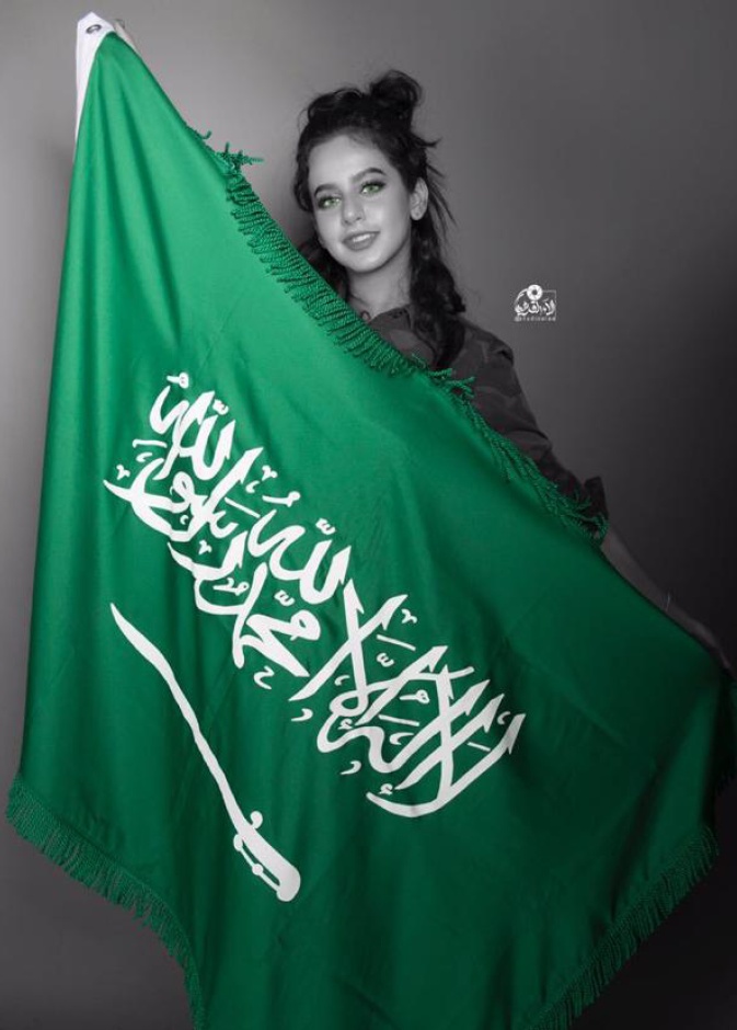 وعد محمد تقدم أول أغنية وطنية باللغة الانجليزية