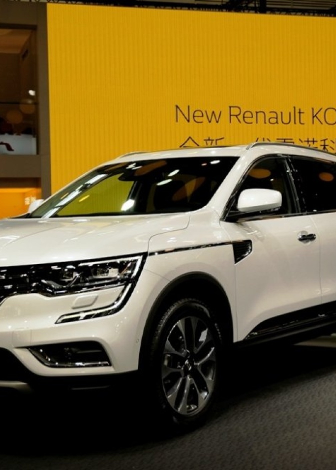 سيارة رينو كوليوس موديل 2018 فئة LE كامل