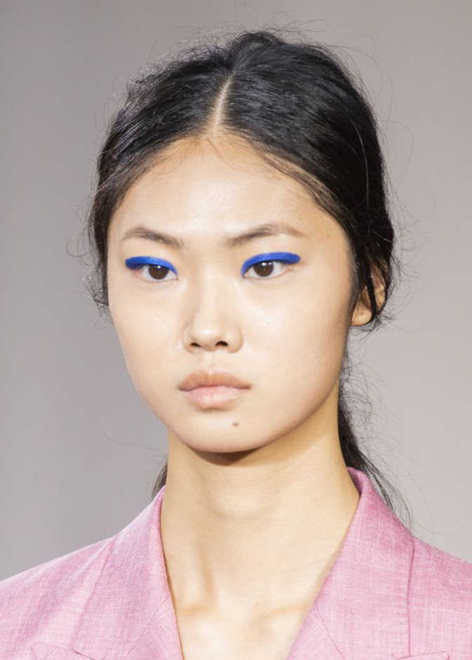 إطلالة من فيندي Fendi