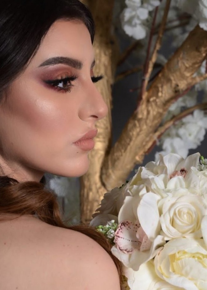 من مكياج خبيرة التجميل السعوديه خلود سالم