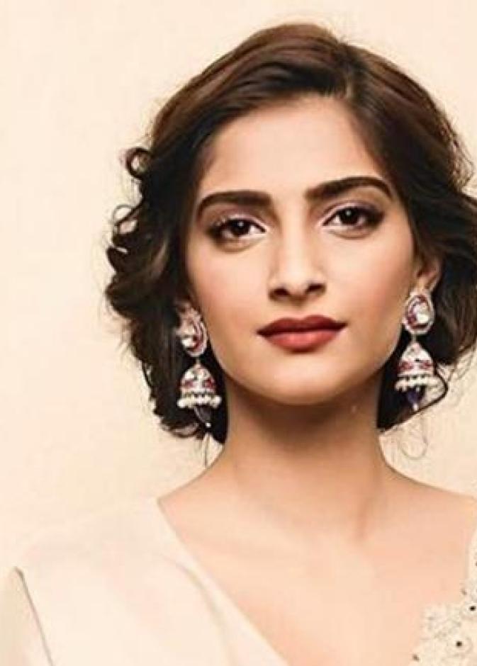 ناشط بيئي ينتقد سونام كابور على تويتر