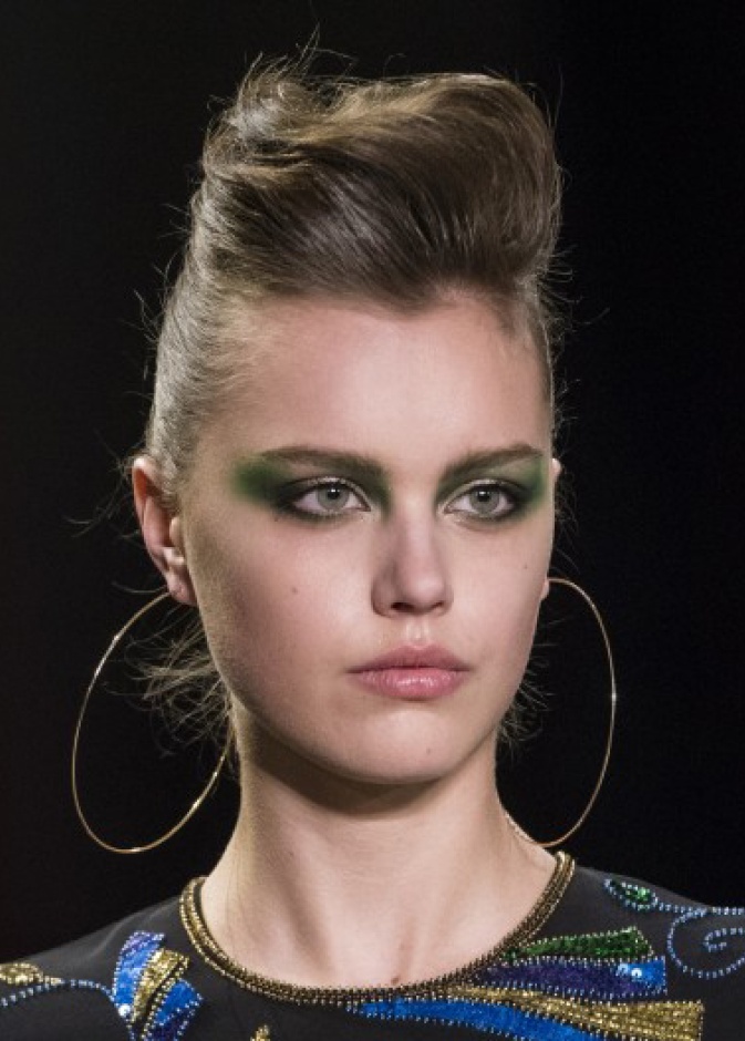 ظلال خضراء مع بريق العينين من Emporio Armani