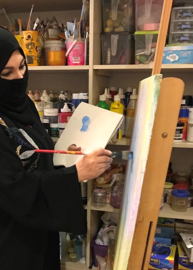 من أعمال الفنانة السعودية نائلة الشافعي