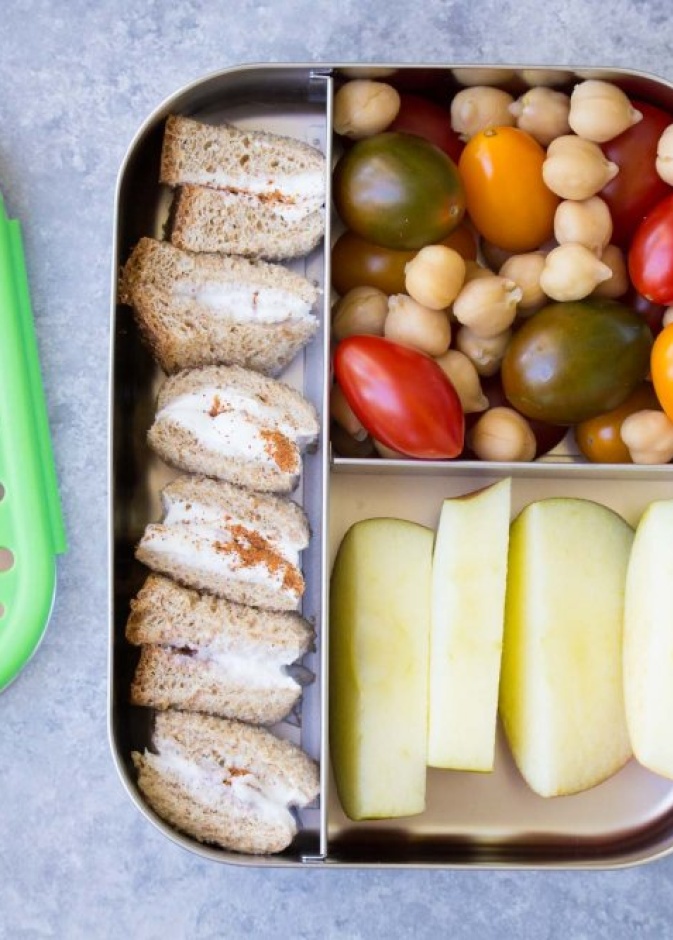 من المهم التنويع في الأطعمة للطفل