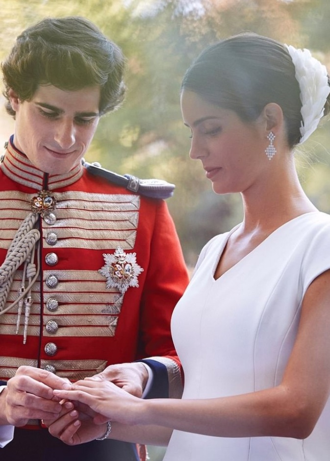  ملكة أسبانيا تبارك العروس