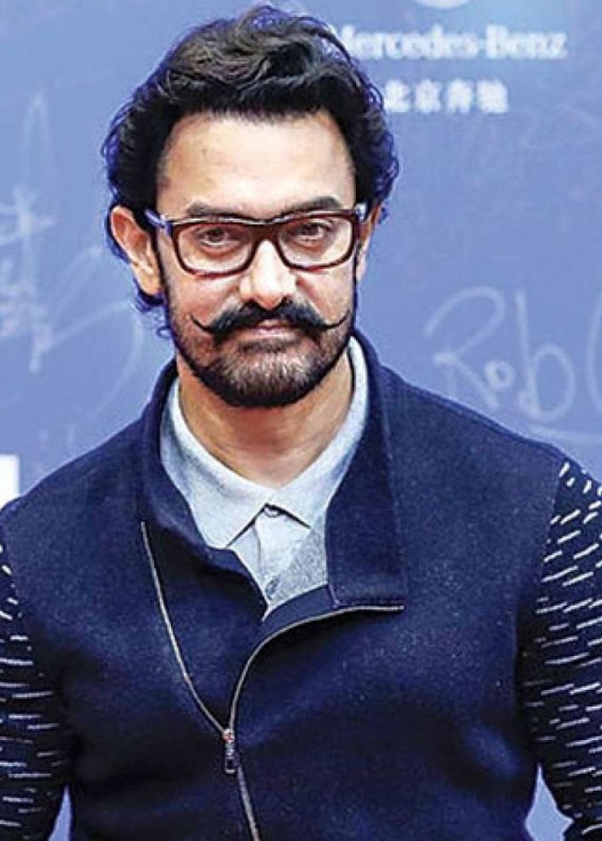 عامر خان ينسحب من مشروع إنتاج سينمائي بسبب فضائح التحرش