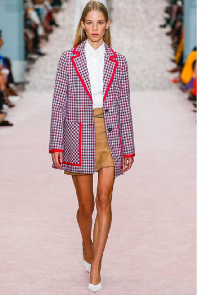  Temperley London اطلالة مستوحاة من السبعينات من.