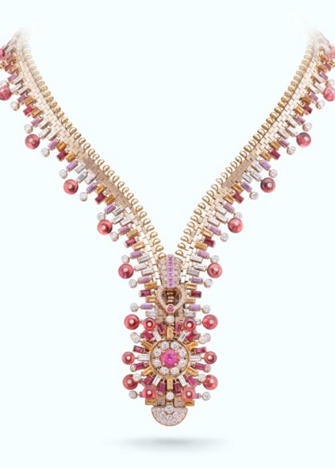 عقد فان كليف أند آربلز 