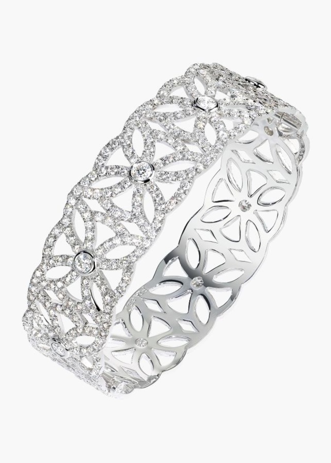 سوار من بلغاري مستوحى من تصميم الثمانينات