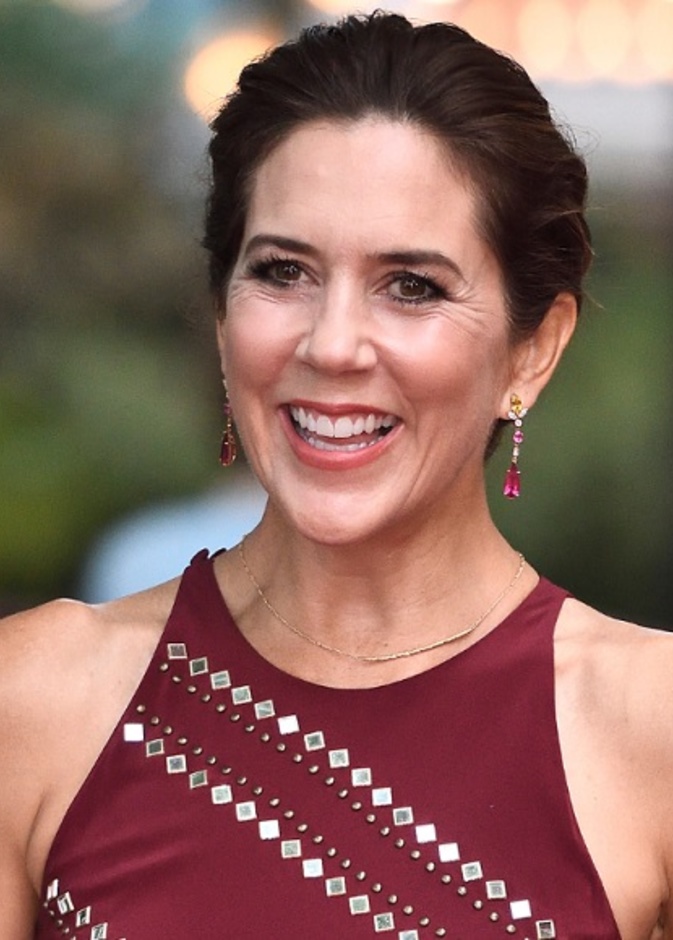 ميغان ماركل بأقراط Zofia Day Co