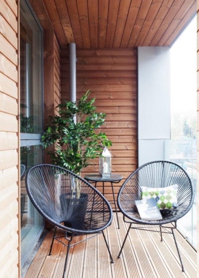 ديكورات رائعة من أحواض النباتات لشرفة منزل صغيرة المساحة