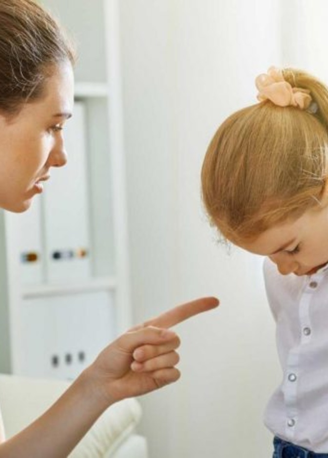 كيفية عقاب الطفل دون ضربه أو الصراخ عليه 