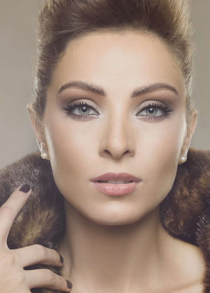 تعلم خطوات تطبيق مكياج ترابي ناعم