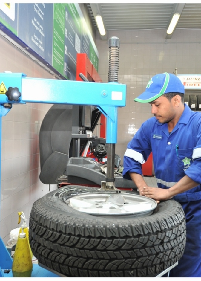  بعض الأجزاء في عضلات السيارة تتطلب تغيير الزيت بشكل منتظم مثل المساعدين وعلبة المقود