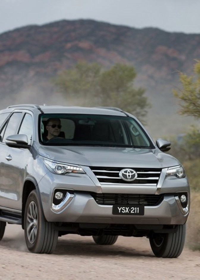 أهم مواصفات ومميزات السيارة تويوتا فورتشنر 2019