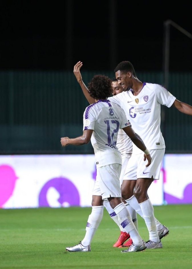 الهلال تجاوز القادسية بثنائية