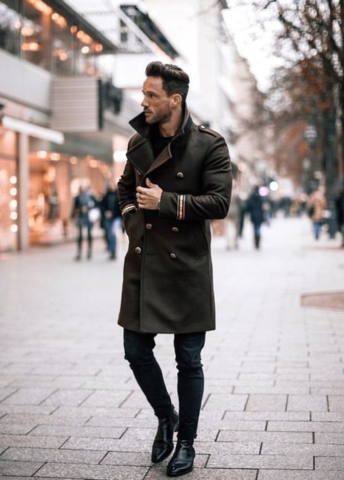 طريقة راقية ومميّزة بتنسيق المعطف مع البدلة الأنيقة