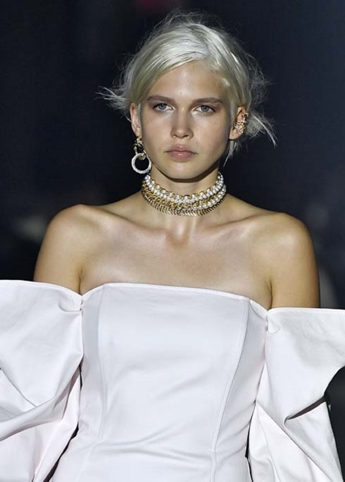 اكسسوار للشعر من شانيل