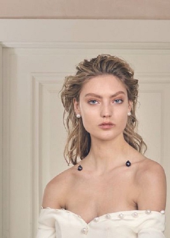 اقراط من berta