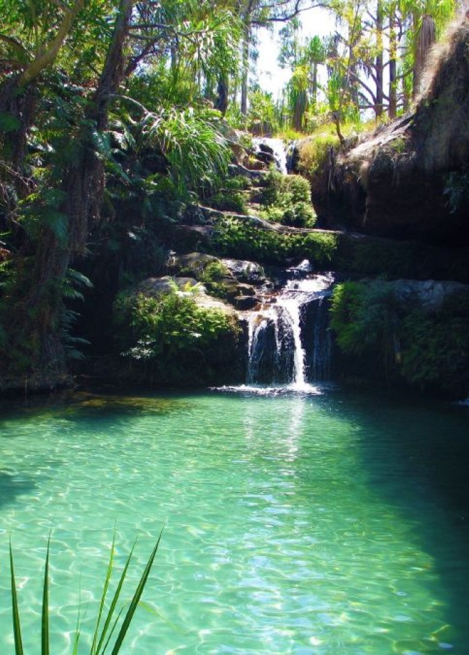 حوض سباحة طبيعي في حديقة ايسالو مدغشقر