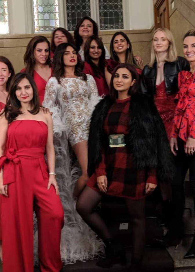 بريانكا تشوبرا وصديقاتها يحتفلون باقتراب موعد حفل زفافها