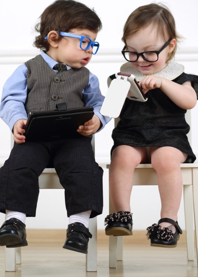 إستخدام الأطفال للأجهزة الإلكترونية يؤثر في سلوكهم