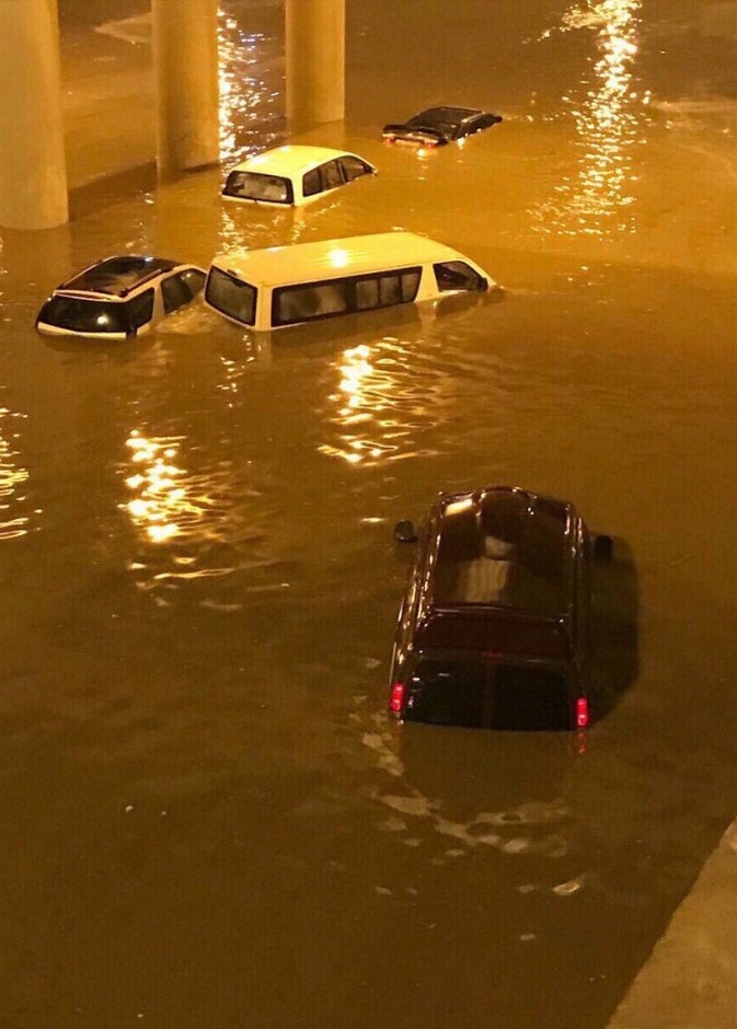  استقالة وزير الأشغال الكويتي بسبب الأمطار والسيول