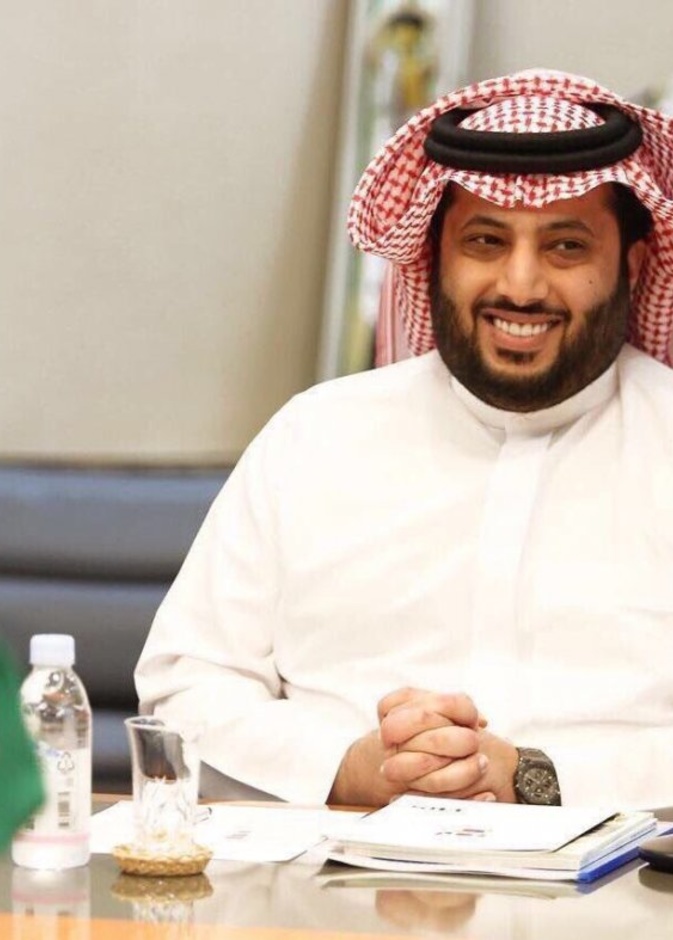 جدل بين رئيسي الاتحاد والأهلي على تويتر