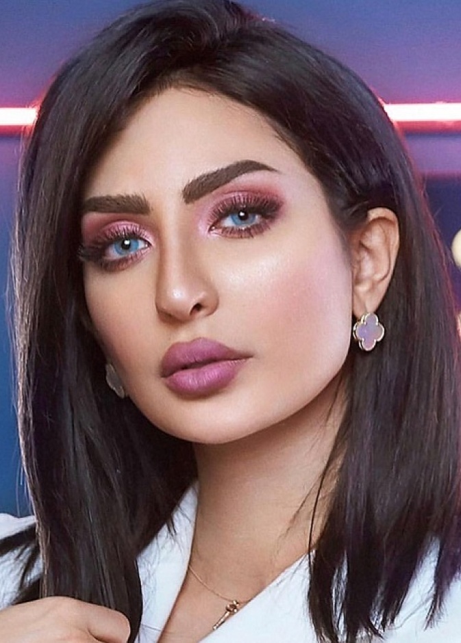 نور الغندور قبل تجميل أنفها