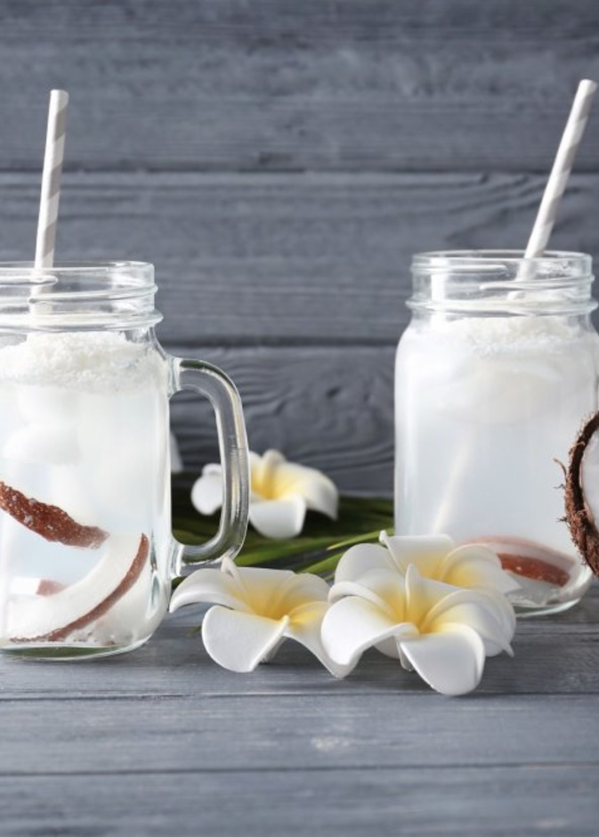 طرق استخدام ماء جوز الهند لانقاص الوزن وحرق الدهون قبل الزفاف