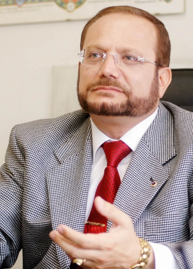 اكتشفي ماذا يخبئه لك برجك حسب توقعات عالم الفلك الدكتور سمير طنب