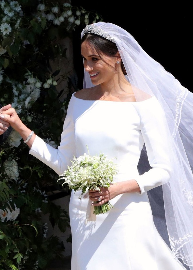 استوحي من هذه الباقة بوكيه ملكية تحمليها في يوم زفافك