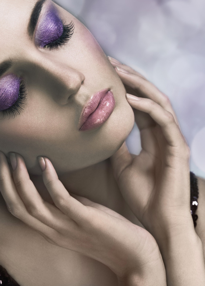 علب ظلال العيون البنفسجية للشتاء