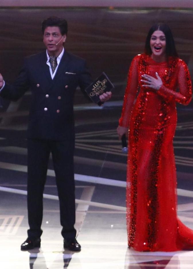 نجوم بوليوود في حفل جوائز Lux Golden Rose