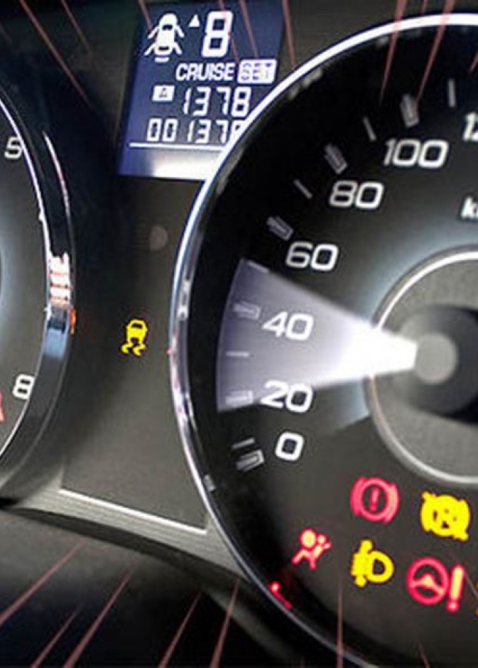 مصابيح المؤشرات في لوح القيادة تهدف إلى مساعدة السائقة للإشارة على تأكيد عمل الأنظمة في المركبة