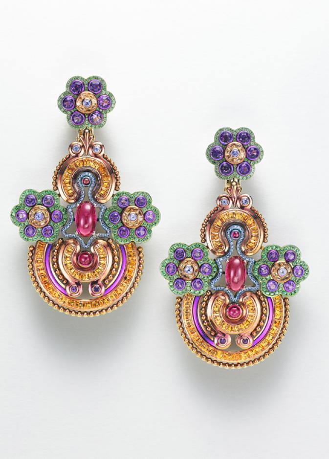 أقراط من بياجيه Piaget