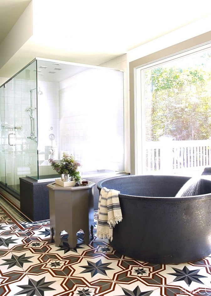 تصميم أنيق لأرضية الحمام