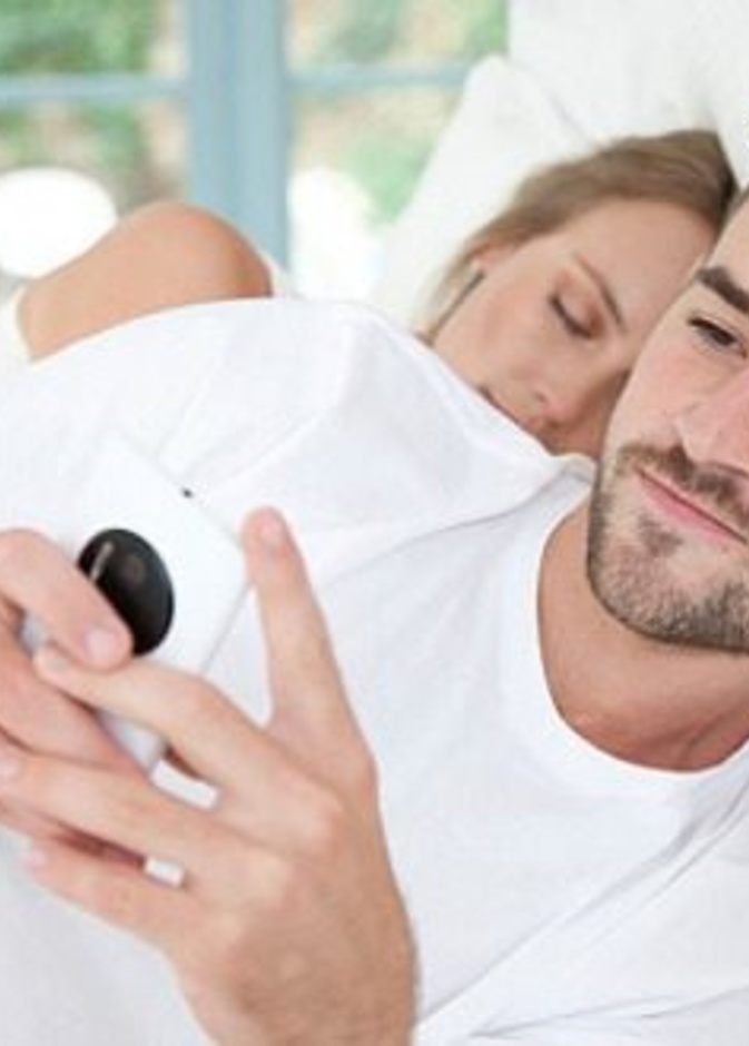 أهم صفات الرجل مدمن الخيانة 
