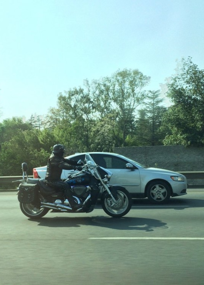 نصائح هامة عند القيادة على الطريق بجانب دراجات نارية