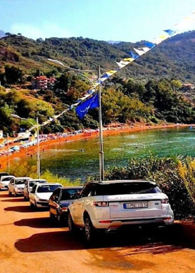 الشاطئ الأحمر