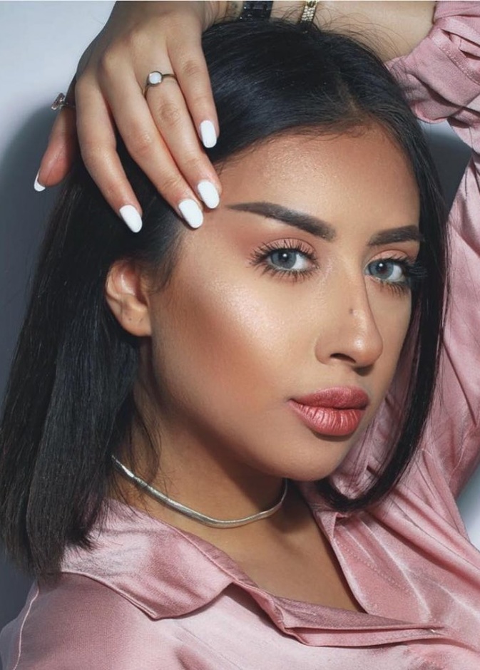فرح الهادي تخضع لعملية تجميل تكساس
